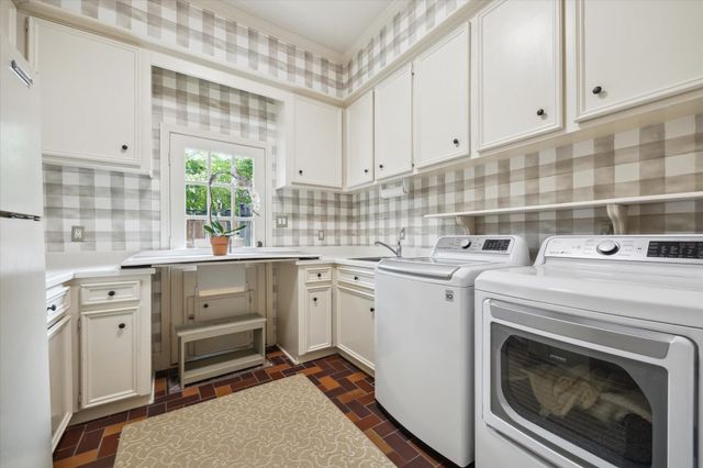 345 Knipp Road, Bunker Hill Village, TX 77024