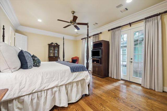 345 Knipp Road, Bunker Hill Village, TX 77024