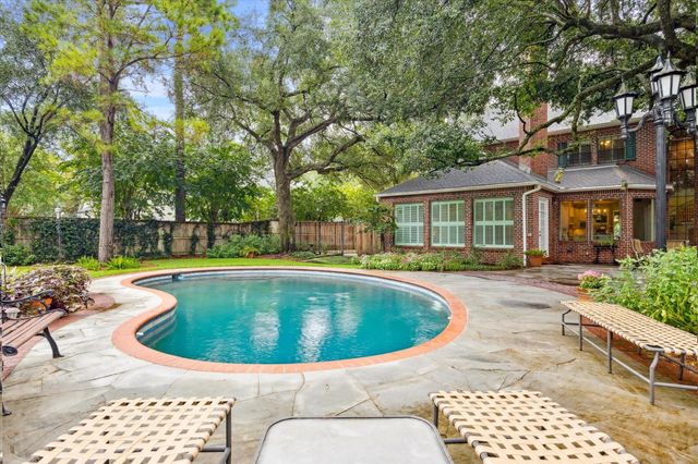 345 Knipp Road, Bunker Hill Village, TX 77024