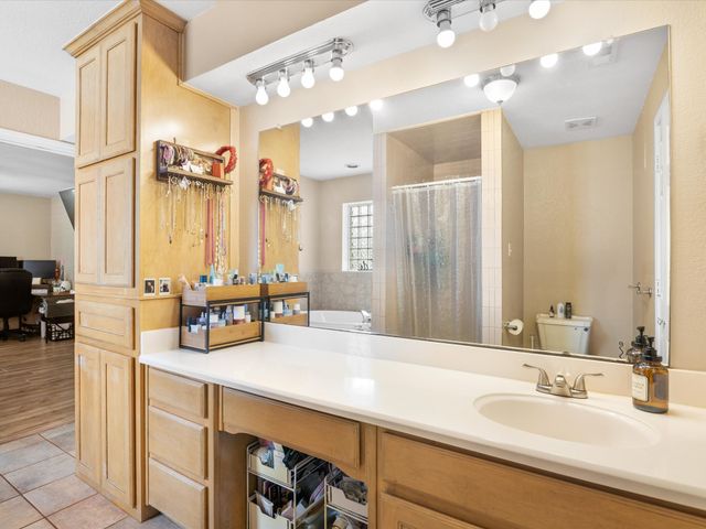 109 Pioneer Court, Waxahachie, TX 75167