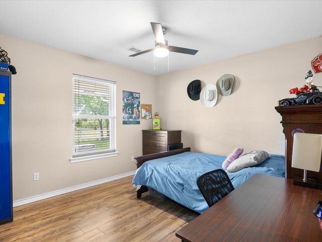 109 Pioneer Court, Waxahachie, TX 75167