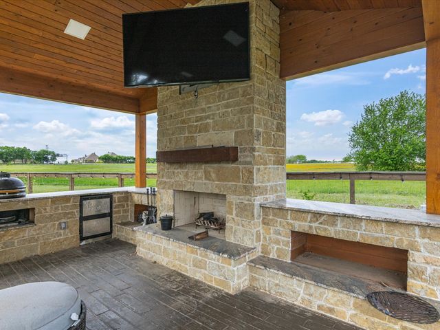 109 Pioneer Court, Waxahachie, TX 75167