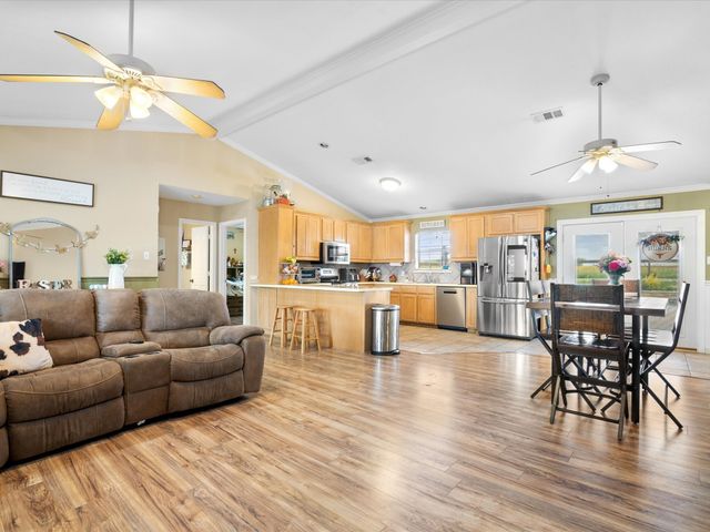 109 Pioneer Court, Waxahachie, TX 75167
