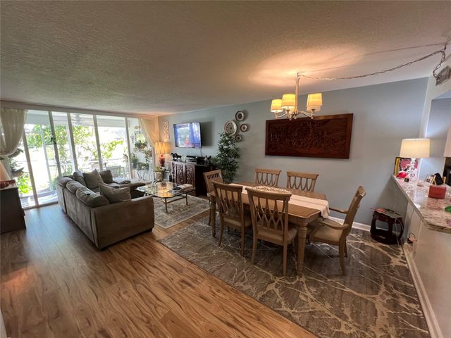 9520 Seagrape Dr 103, Davie, FL 33324