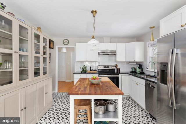 1648 TROUT RUN RD, Wardensville, WV 26851