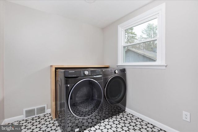 1648 TROUT RUN RD, Wardensville, WV 26851