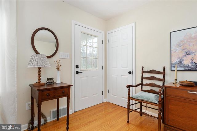 1648 TROUT RUN RD, Wardensville, WV 26851