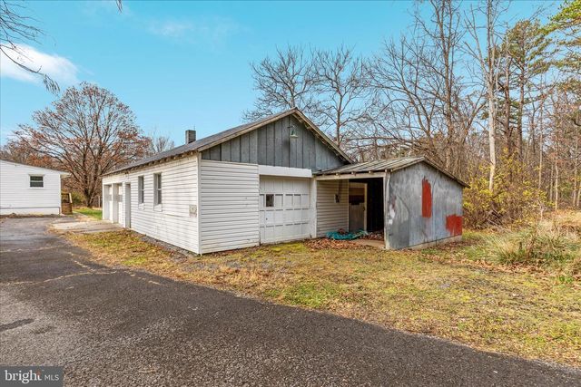 1648 TROUT RUN RD, Wardensville, WV 26851