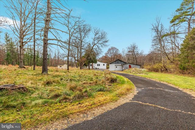 1648 TROUT RUN RD, Wardensville, WV 26851