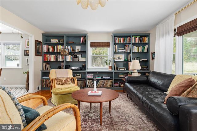 1648 TROUT RUN RD, Wardensville, WV 26851