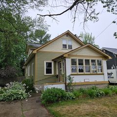 516 E Exchange Street, Spring Lake Vllg, MI 49456