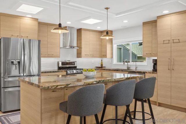 1039 San Pablo Dr., San Marcos, CA 92078