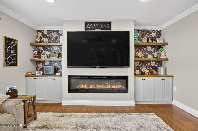 45 S Foxcroft Drive, Manalapan, NJ 07726