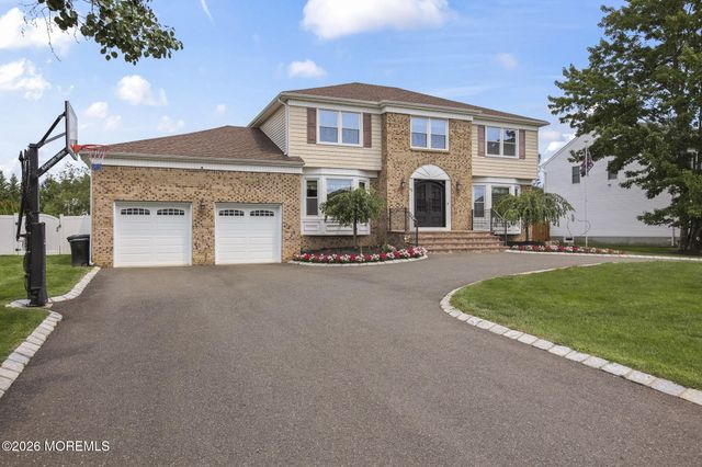 45 S Foxcroft Drive, Manalapan, NJ 07726