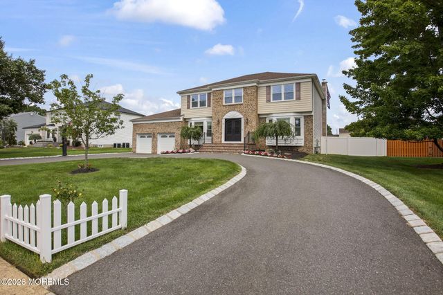 45 S Foxcroft Drive, Manalapan, NJ 07726
