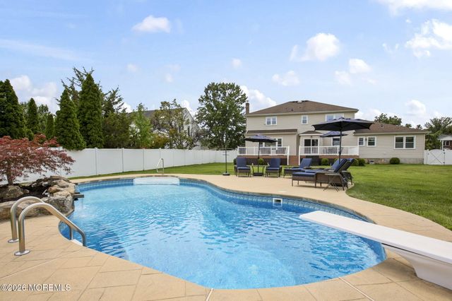 45 S Foxcroft Drive, Manalapan, NJ 07726