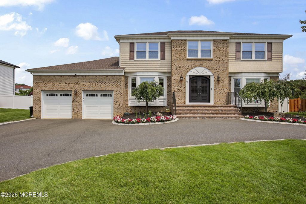45 S Foxcroft Drive, Manalapan, NJ 07726