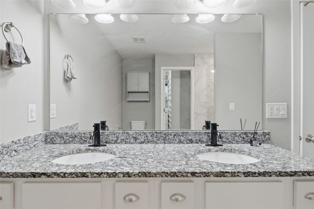 238 NE Avondale Court, Ankeny, IA 50021