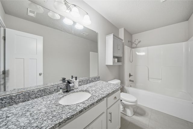 238 NE Avondale Court, Ankeny, IA 50021