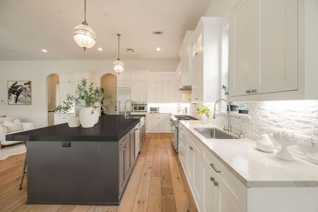 4501 Valerie Street, Bellaire, TX 77401