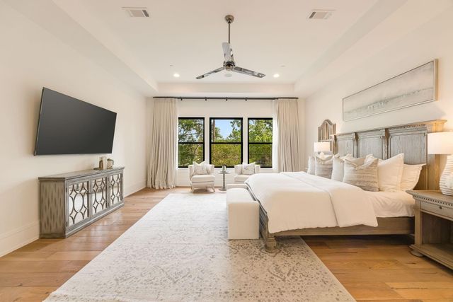 4501 Valerie Street, Bellaire, TX 77401