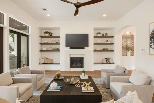 4501 Valerie Street, Bellaire, TX 77401