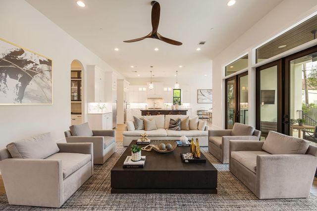 4501 Valerie Street, Bellaire, TX 77401