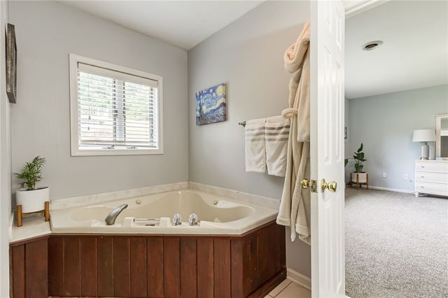 4 Old Meadow Court, Livonia, NY 14487