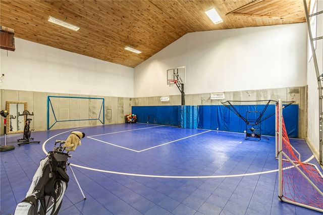 4 Old Meadow Court, Livonia, NY 14487