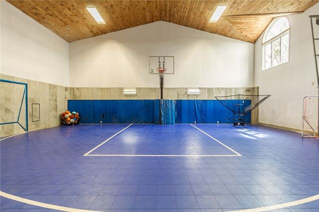 4 Old Meadow Court, Livonia, NY 14487