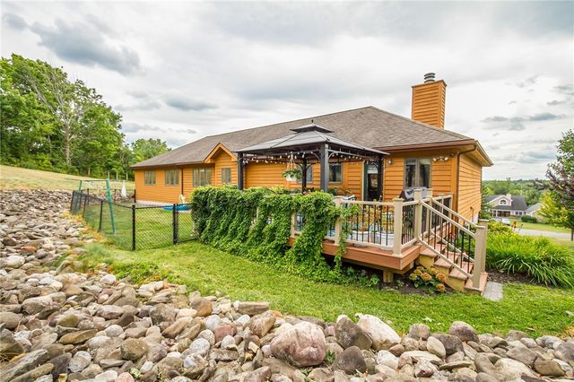 4 Old Meadow Court, Livonia, NY 14487