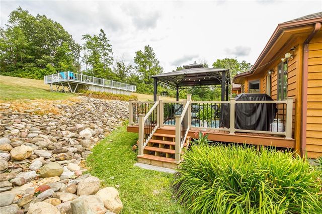 4 Old Meadow Court, Livonia, NY 14487