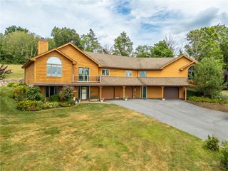 4 Old Meadow Court, Livonia, NY 14487