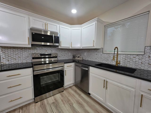 1 Belmar Dr, Little Rock, AR 72209