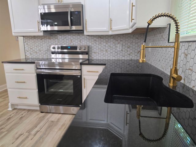 1 Belmar Dr, Little Rock, AR 72209