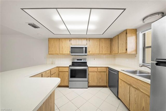 3917 Country Club BLVD 102, Cape Coral, FL 33904