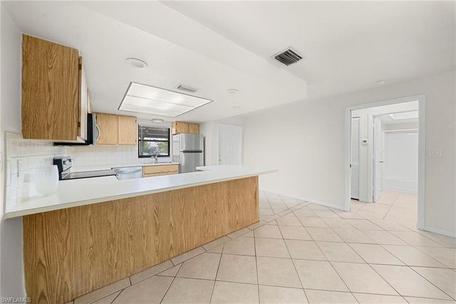 3917 Country Club BLVD 102, Cape Coral, FL 33904