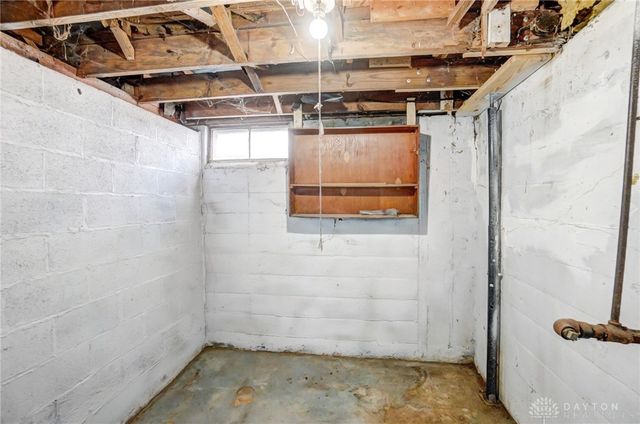 2150 Kensington Drive, Dayton, OH 45406