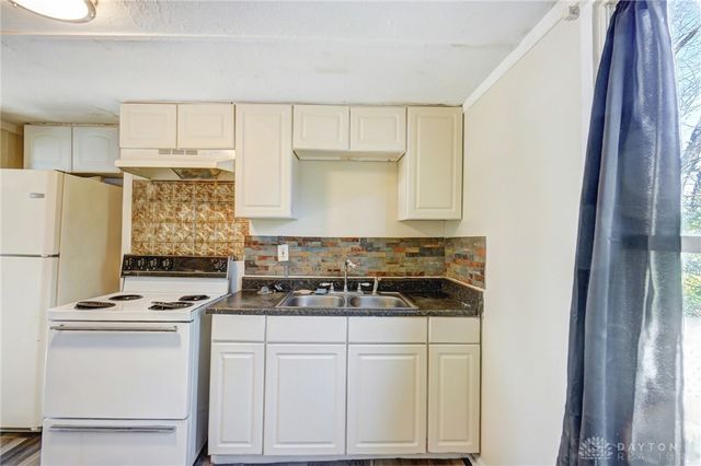 2150 Kensington Drive, Dayton, OH 45406