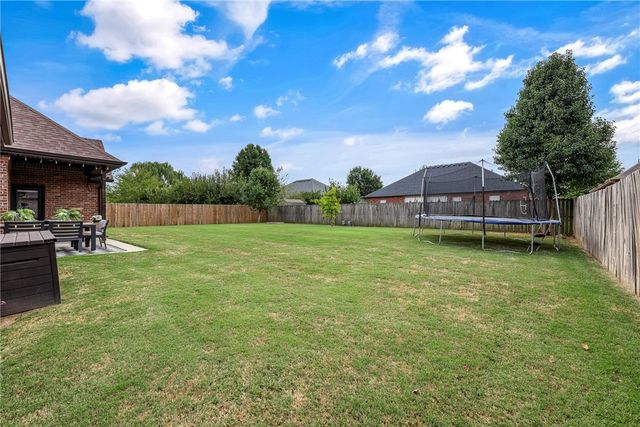 2203 SW Nutmeg Street, Bentonville, AR 72713