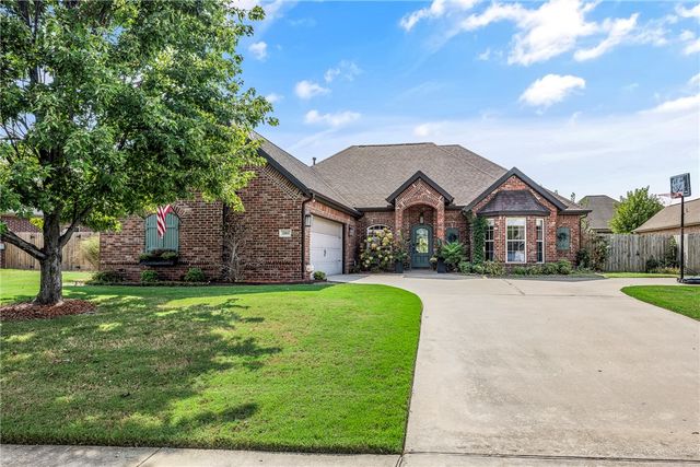 2203 SW Nutmeg Street, Bentonville, AR 72713