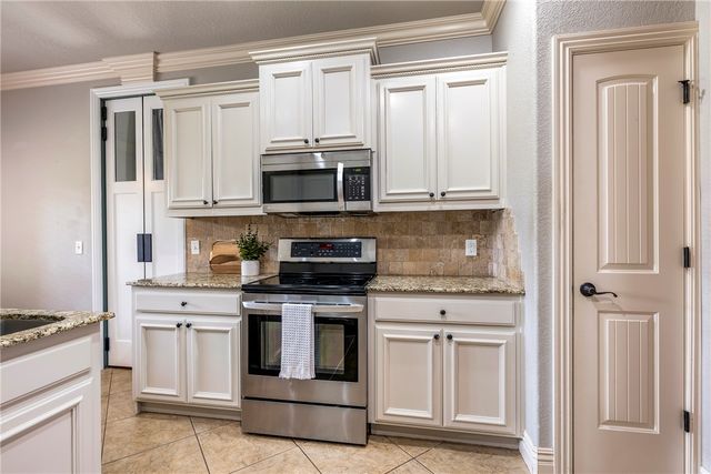 2203 SW Nutmeg Street, Bentonville, AR 72713