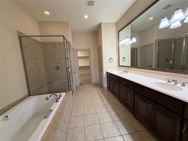 10555 Steinbeck Lane, Irving, TX 75063