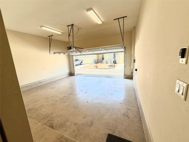 10555 Steinbeck Lane, Irving, TX 75063