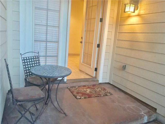 10555 Steinbeck Lane, Irving, TX 75063