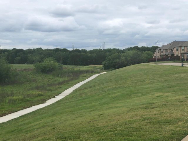 10555 Steinbeck Lane, Irving, TX 75063