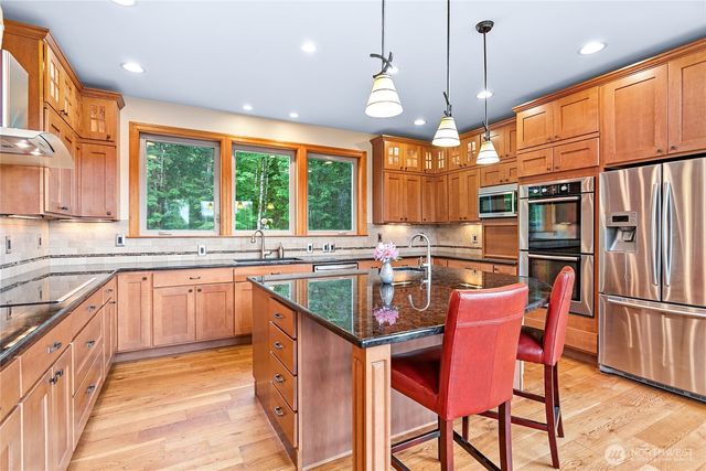2692 H Street Road, Blaine, WA 98230
