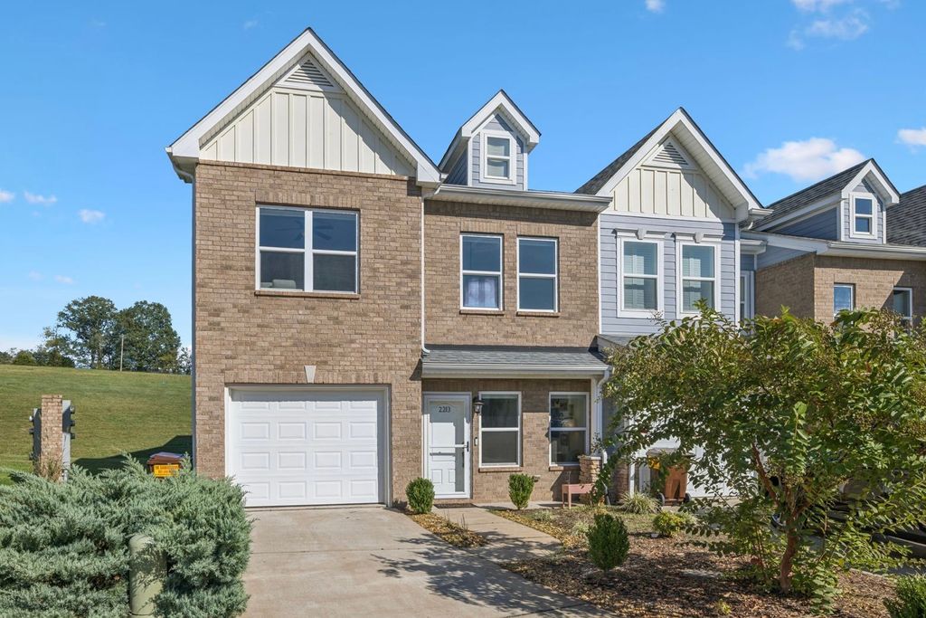 2213 Drone Way, Columbia, TN 38401