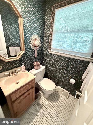 2420 EXTON RD, Hatboro, PA 19040