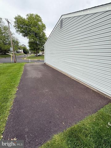2420 EXTON RD, Hatboro, PA 19040